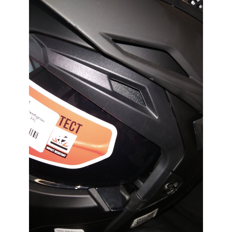 Kask motocyklowy MT Streetfighter SV Solid czarny matowy - II. jakość