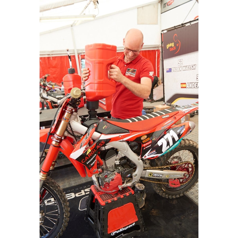 Utility can POLISPORT PROOCTANE 20 l with standard cap + 250 ml mixer + hose clear red