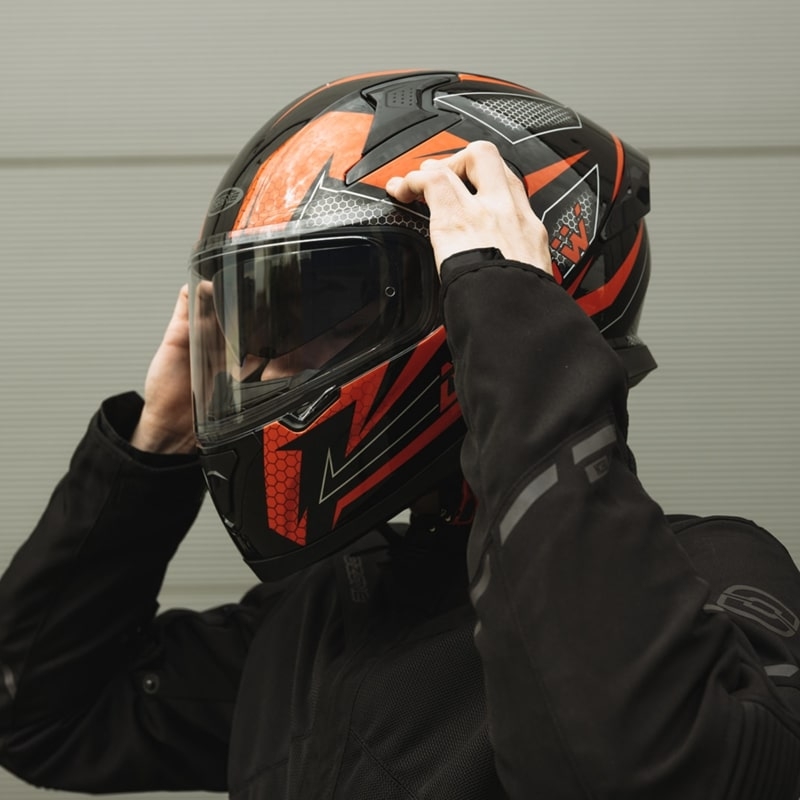 Integralny kask motocyklowy Ozone Arrow czarno-szaro-fluo czerwony