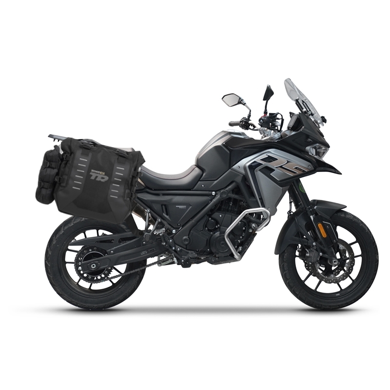 Complete set of SHAD TERRA TR40 adventure saddlebags, including mounting kit SHAD Voge 650DS / 650DSX