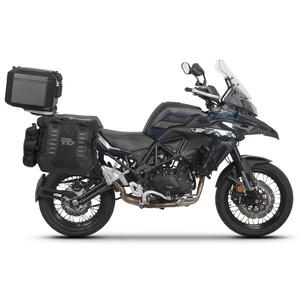 Complete set of SHAD TERRA TR40 adventure saddlebags and SHAD TERRA BLACK aluminium 48L topcase, including mounting kit SHAD Benelli TRK 502 X