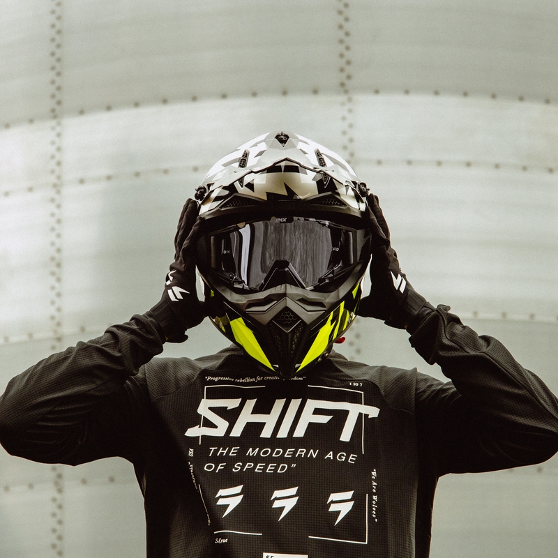 Kask motocrossowy iMX FMX-02 czarno-biało-żółty