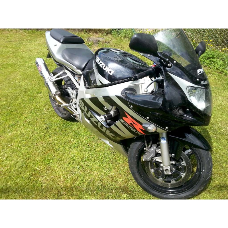 Suzuki GSX-R 750 (00-03) z modyfikacją owiewki Gatling