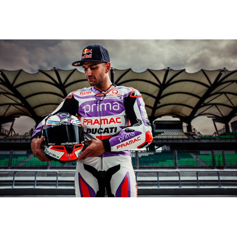 Kask motocyklowy integralny Alpinestars Supertech R-10 Element carbon srebrno-czarny