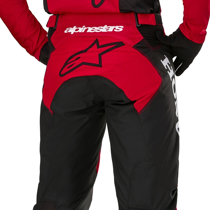 Kolekcja spodni motocrossowych Alpinestars Racer Iconic Honda w kolorze czerwono-czarno-niebiesko-białym