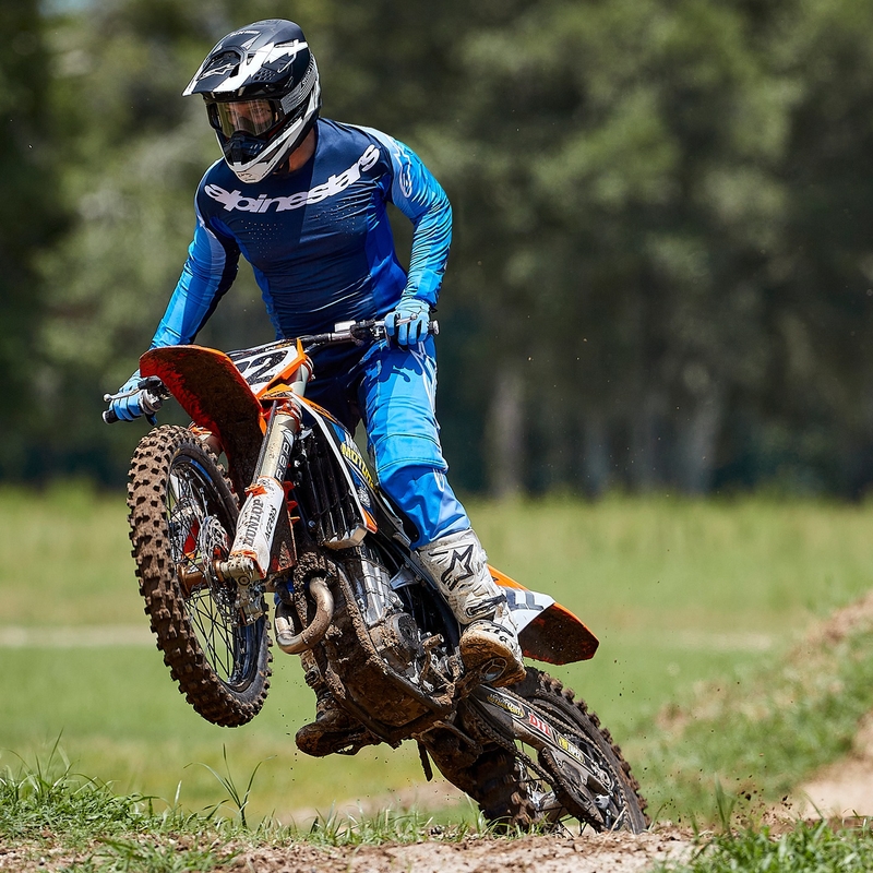 Kask motocrossowy Alpinestars Supertech S-M10 Ampress matowo-czarno-biały