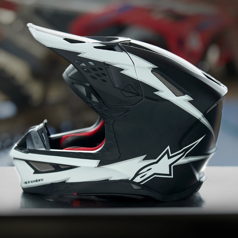 Kask motocrossowy Alpinestars Supertech S-M10 Ampress matowo-czarno-biały
