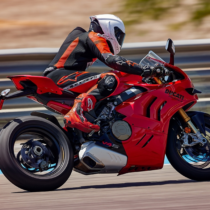 Skórzany kombinezon motocyklowy Alpinestars Missile 2 Ward w kolorze czarno-fluo czerwono-białym