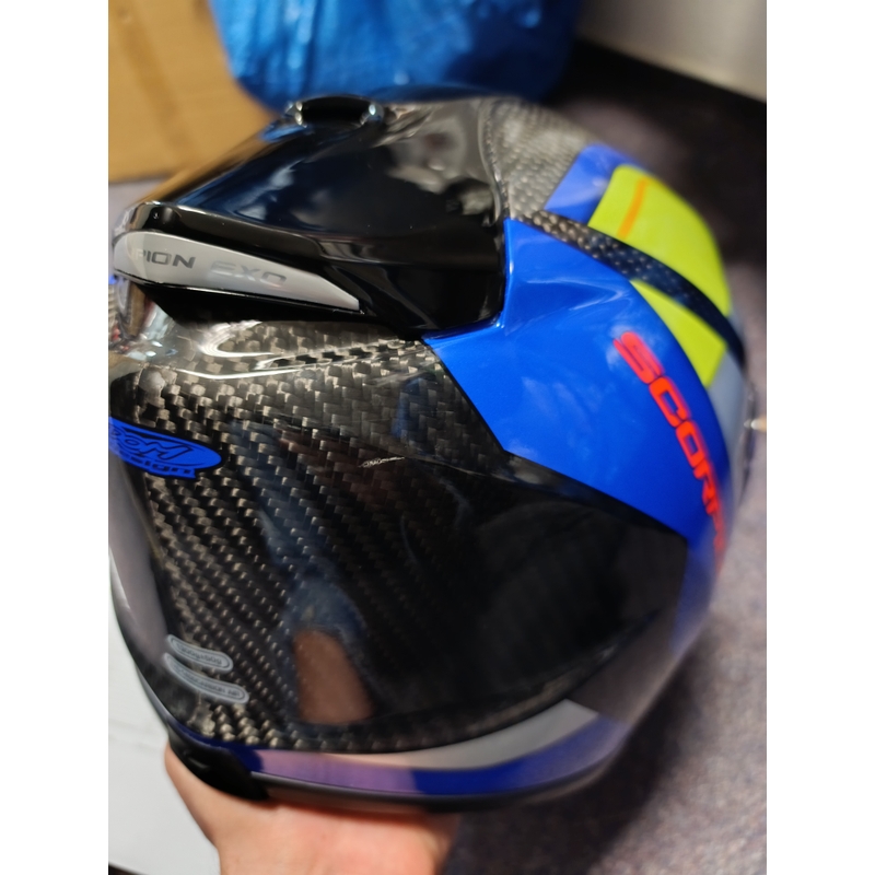 Kask motocyklowy integralny Scorpion Exo-1400 Carbon Air Legione niebiesko-fluo żółty - II. jakość