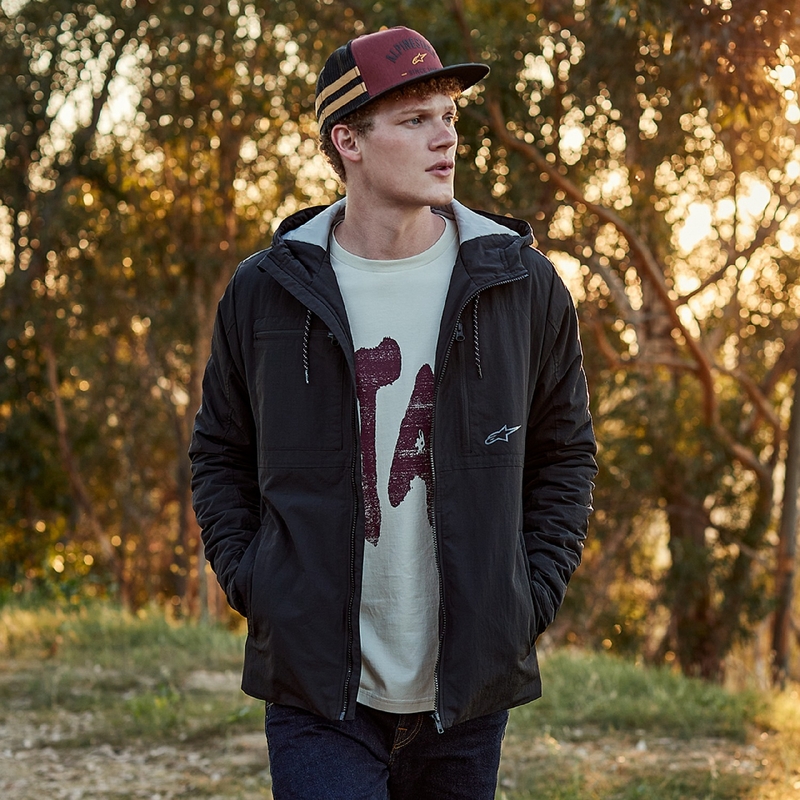 Czapka Alpinestars Backline Trucker w kolorze ceglasto-czerwono-czarno-złotym