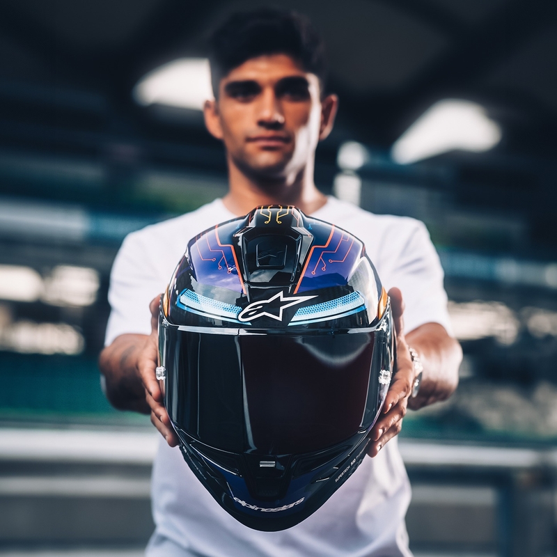 Kask motocyklowy integralny Alpinestars Supertech R-10 Limited Edition Martinator Jorge Martin Niebiesko-fioletowo-czerwono-żółty