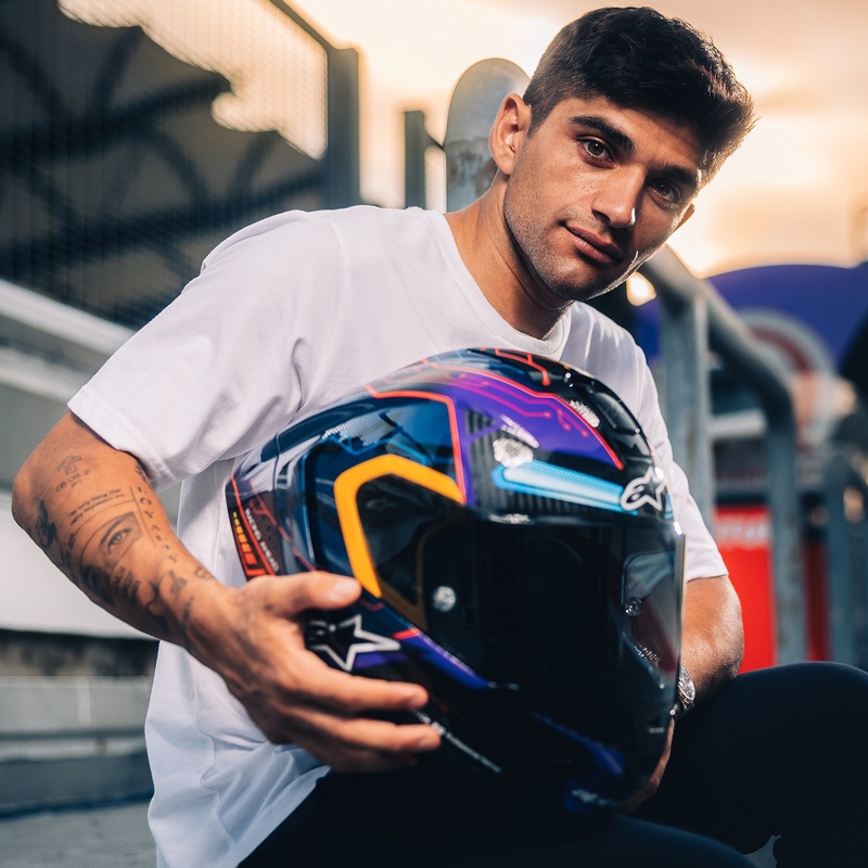 Kask motocyklowy integralny Alpinestars Supertech R-10 Limited Edition Martinator Jorge Martin Niebiesko-fioletowo-czerwono-żółty