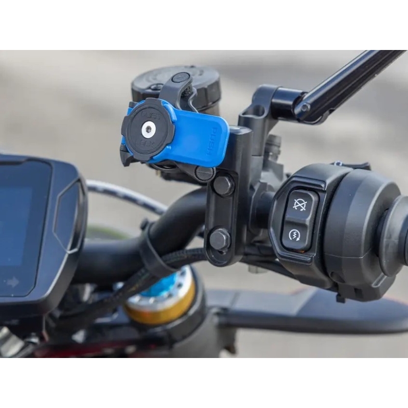 Podstawa mocowania sprzęgła motocyklowego Quad Lock® montowana we wsporniku głównego cylindra hamulca/sprzęgła