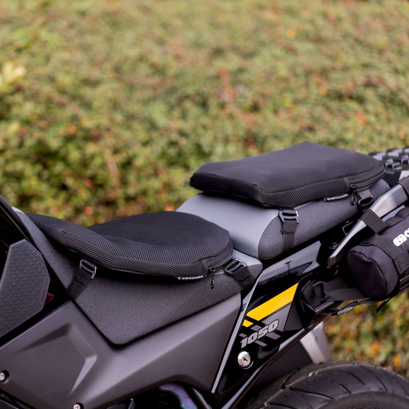 Oxford Air Seat Pillion i nadmuchiwana poduszka Enduro nad siedzeniem pasażera, czarna