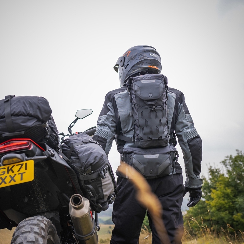 Plecak motocyklowy Oxford Atlas B-10 czarny 10 l
