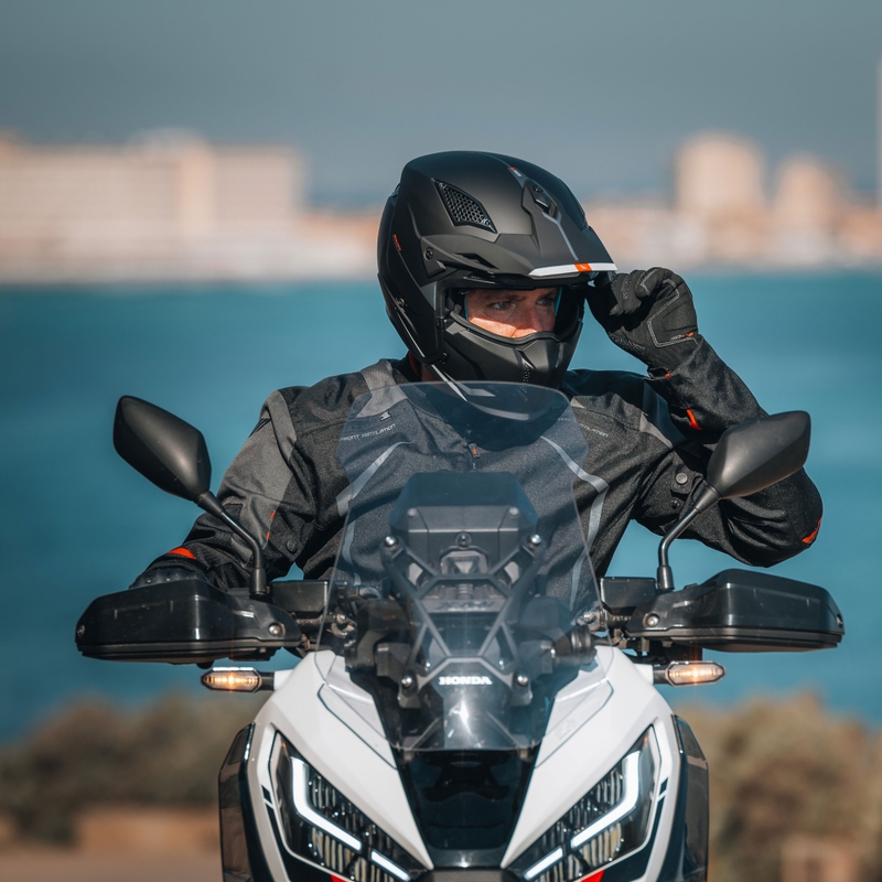 Kask otwarty z maską MT Streetfighter SV S Solid A1 czarny mat