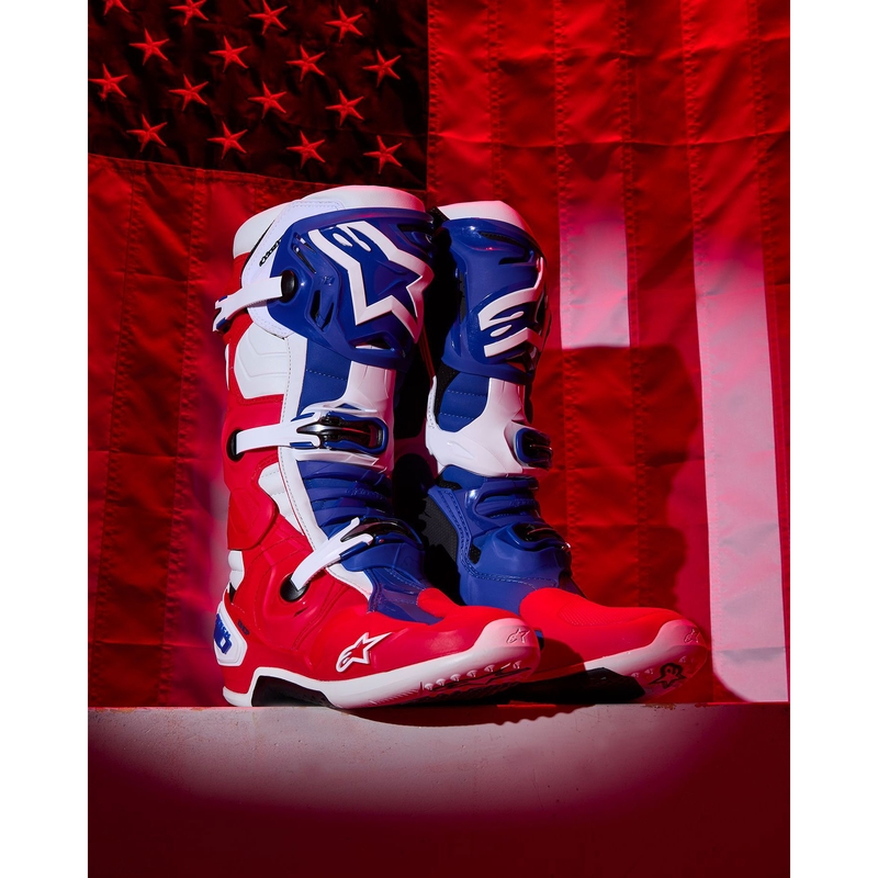 Buty motocyklowe Alpinestars Tech 10 Limited Edition FORTITUDE w kolorze biało-niebiesko-czerwonym