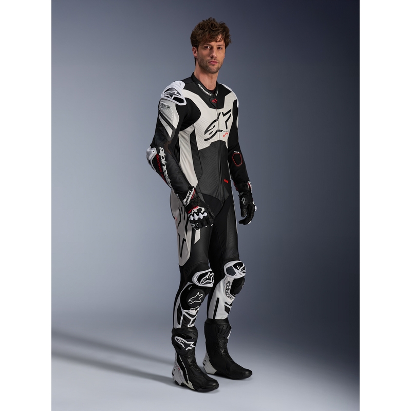 Jednoczęściowy kombinezon skórzany Alpinestars GP Plus V4 Sprint, kompatybilny z Tech-air, czarno-biało-czerwony fluorescencyjny