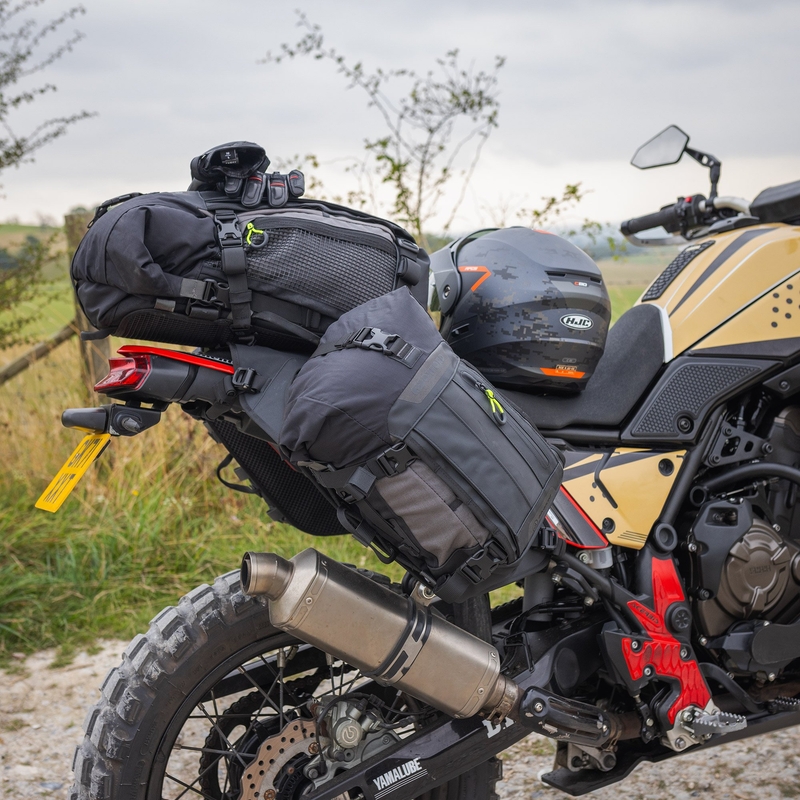 System mocowania tankbaga Oxford Atlas w kolorze czarnym