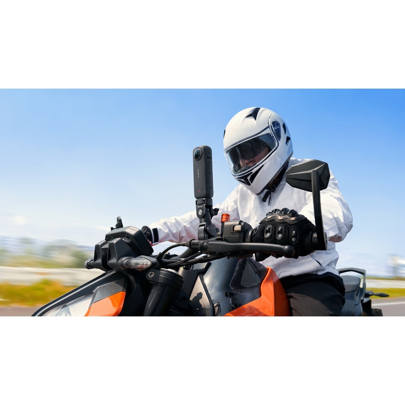 Kamera sportowa Insta360 X4 Motorcycle Bundle w kolorze czarnym