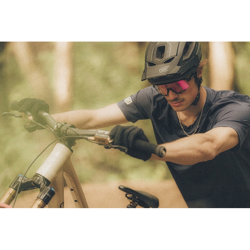 Okulary przeciwsłoneczne Slendale w 100% z fioletowymi soczewkami fotochromowymi