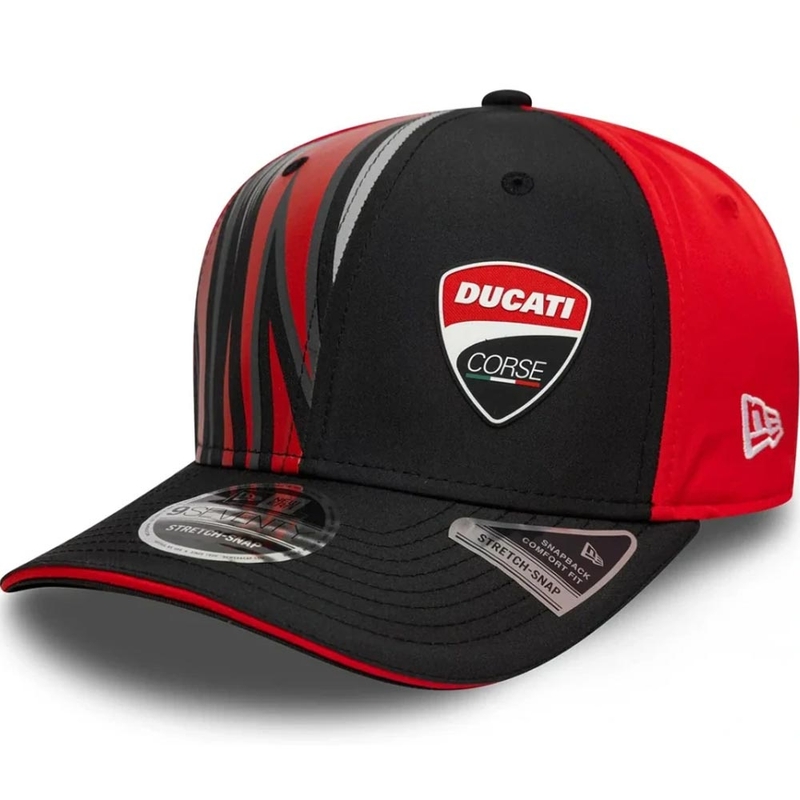 Czapka Ducati Corse 9SEVENTY z logo czerwono-czarnym