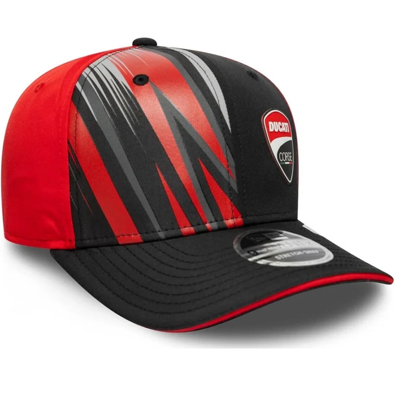 Czapka Ducati Corse 9SEVENTY z logo czerwono-czarnym