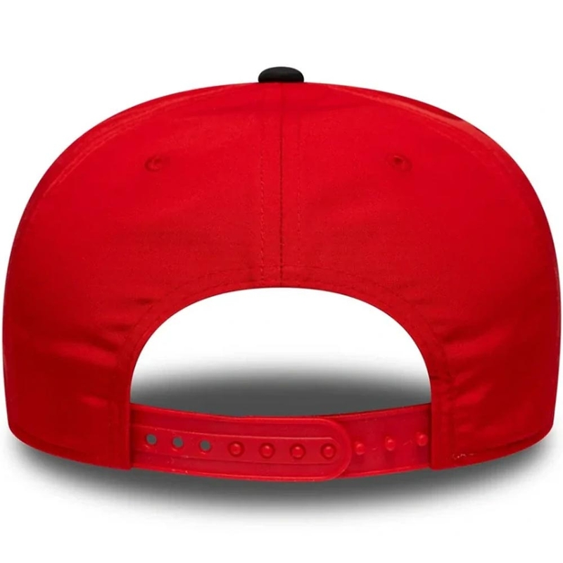 Czapka Ducati Corse 9SEVENTY z logo czerwono-czarnym
