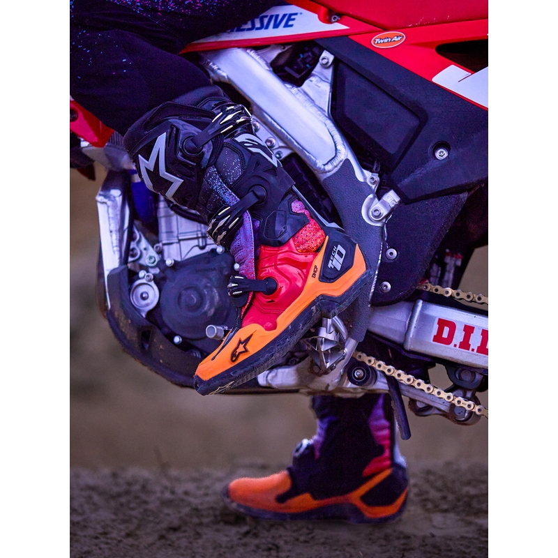 Buty motocyklowe Alpinestars Tech 10 Limited Edition Black Hole w kolorze czarnym