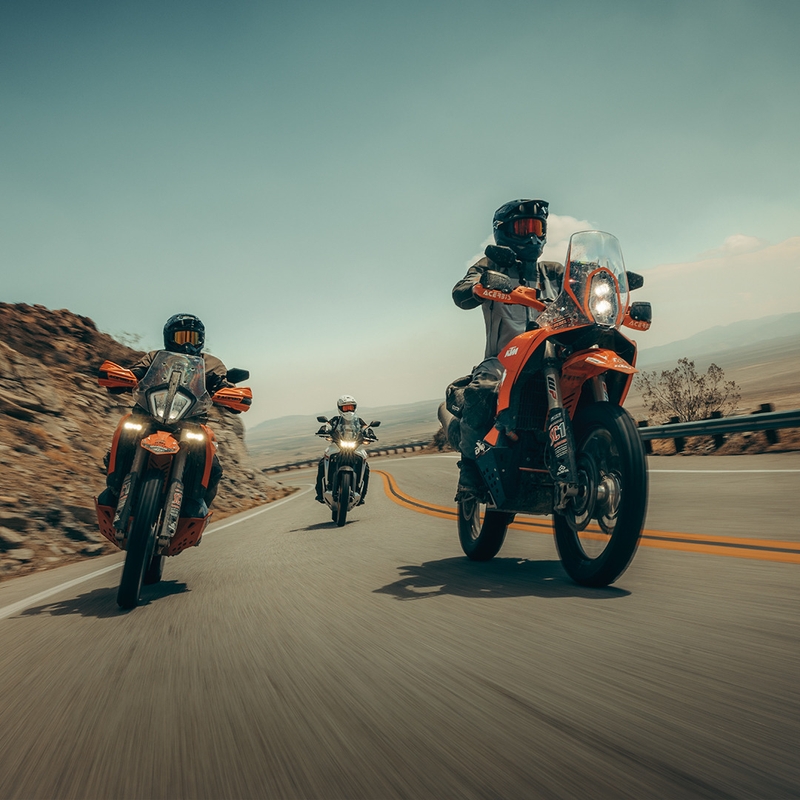 Kurtka motocyklowa Alpinestars Andes V4 Drystar w kolorze ciemnoszarym, jasnoszarym, czarnym i fluorescencyjnym żółtym