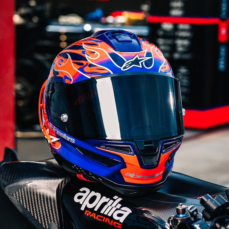 Kask motocyklowy integralny Alpinestars Supertech R-10 Flyte Limited Edition Jorge Martin w kolorze fioletowo-czerwonym