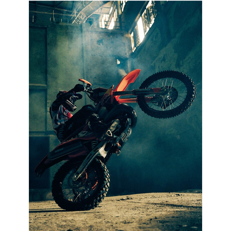 Kask motocrossowy Alpinestars Supertech S-M7 w limitowanej edycji Beast Coast w kolorze szaro-czarno-pomarańczowym