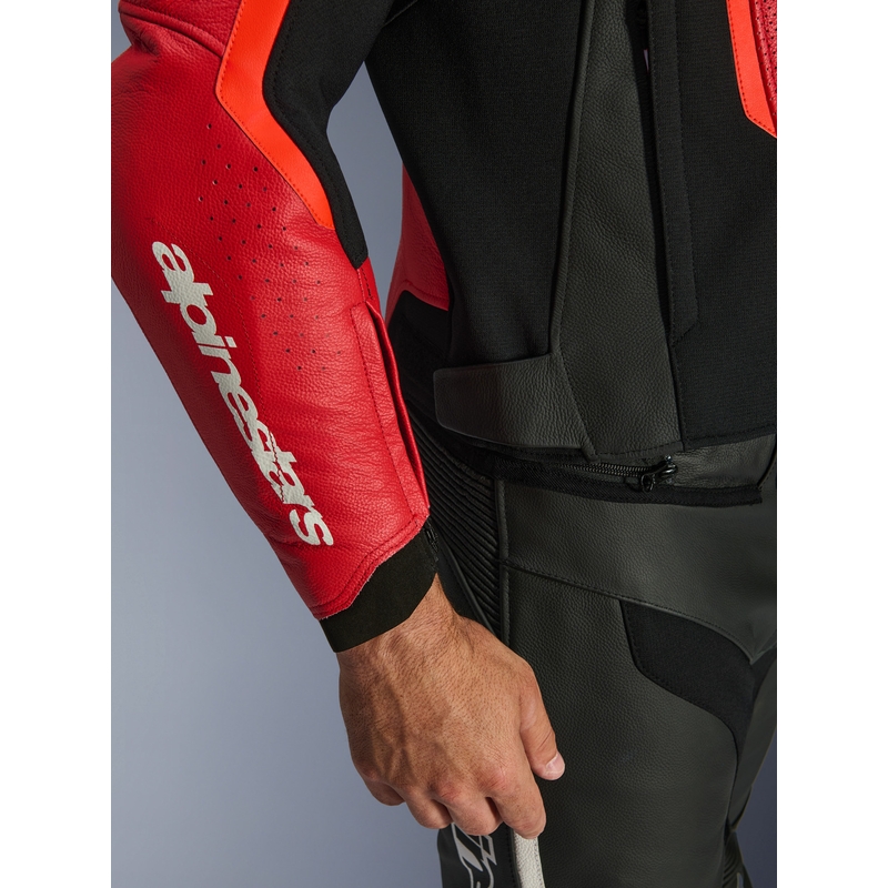 Kurtka motocyklowa skórzana Alpinestars GP Force V2 Airflow w kolorze czerwono-czarno-białym fluo
