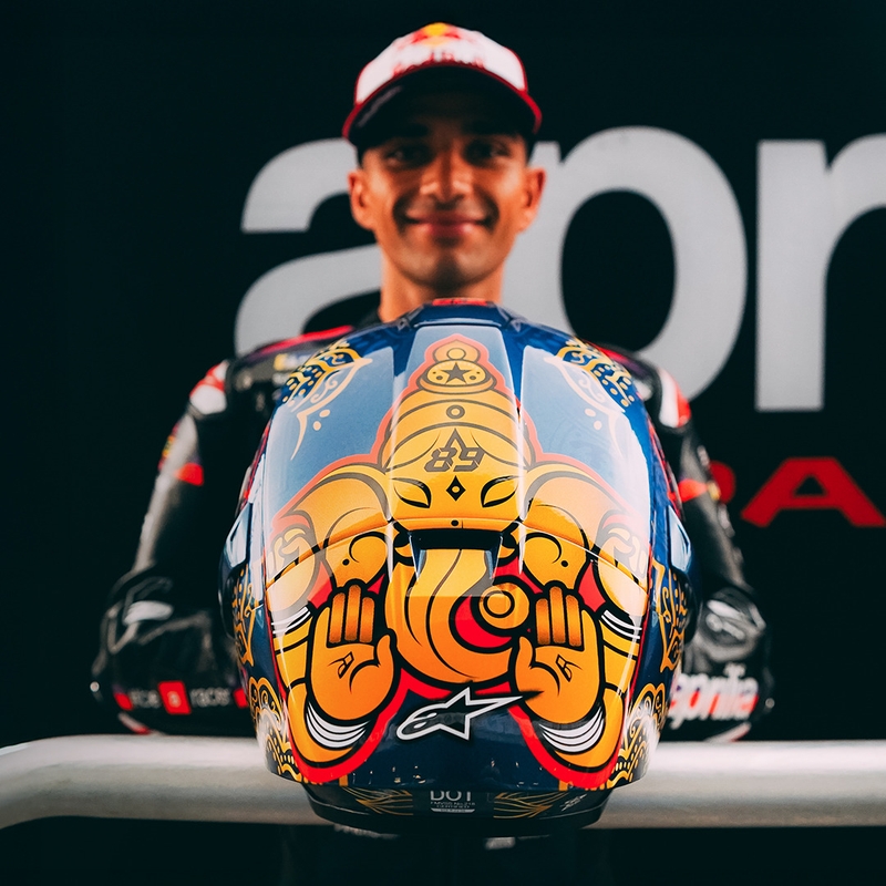 Kask motocyklowy integralny Alpinestars Supertech R10 Marthainator edycja limitowana JORGE MARTIN niebieski perłowo-złoty czerwony