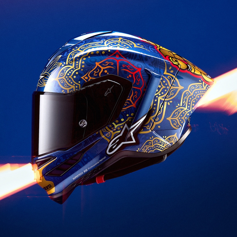 Kask motocyklowy integralny Alpinestars Supertech R10 Marthainator edycja limitowana JORGE MARTIN niebieski perłowo-złoty czerwony