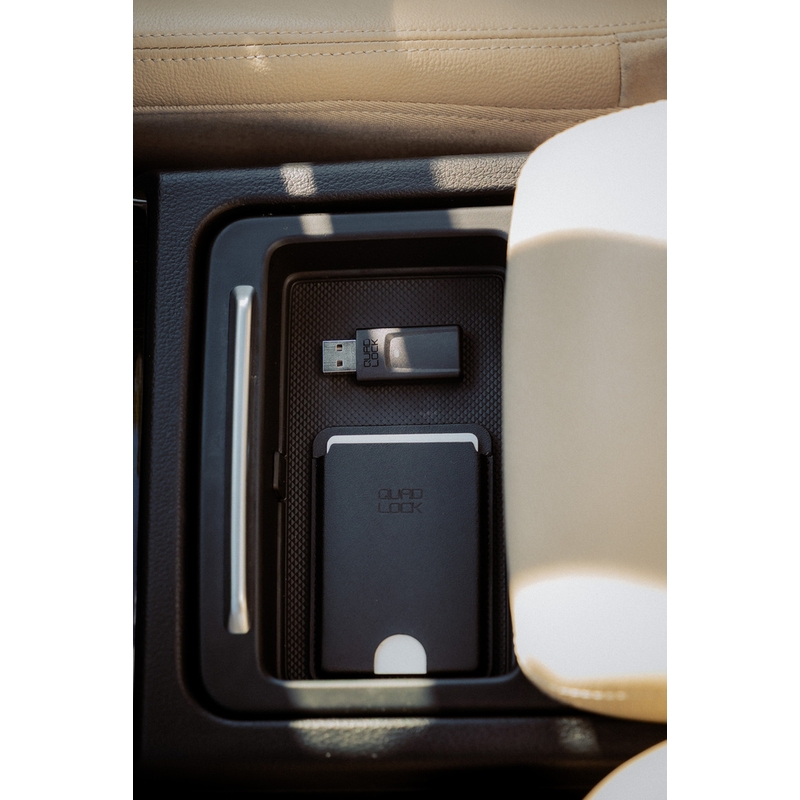 Bezprzewodowy adapter Quad Lock® CarPlay/Android Auto w kolorze czarnym