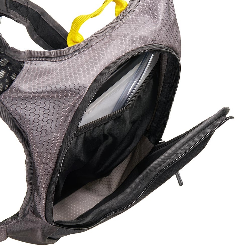 Plecak nawadniający KINI Red Bull 1.0 Hydration Backpack antracyt